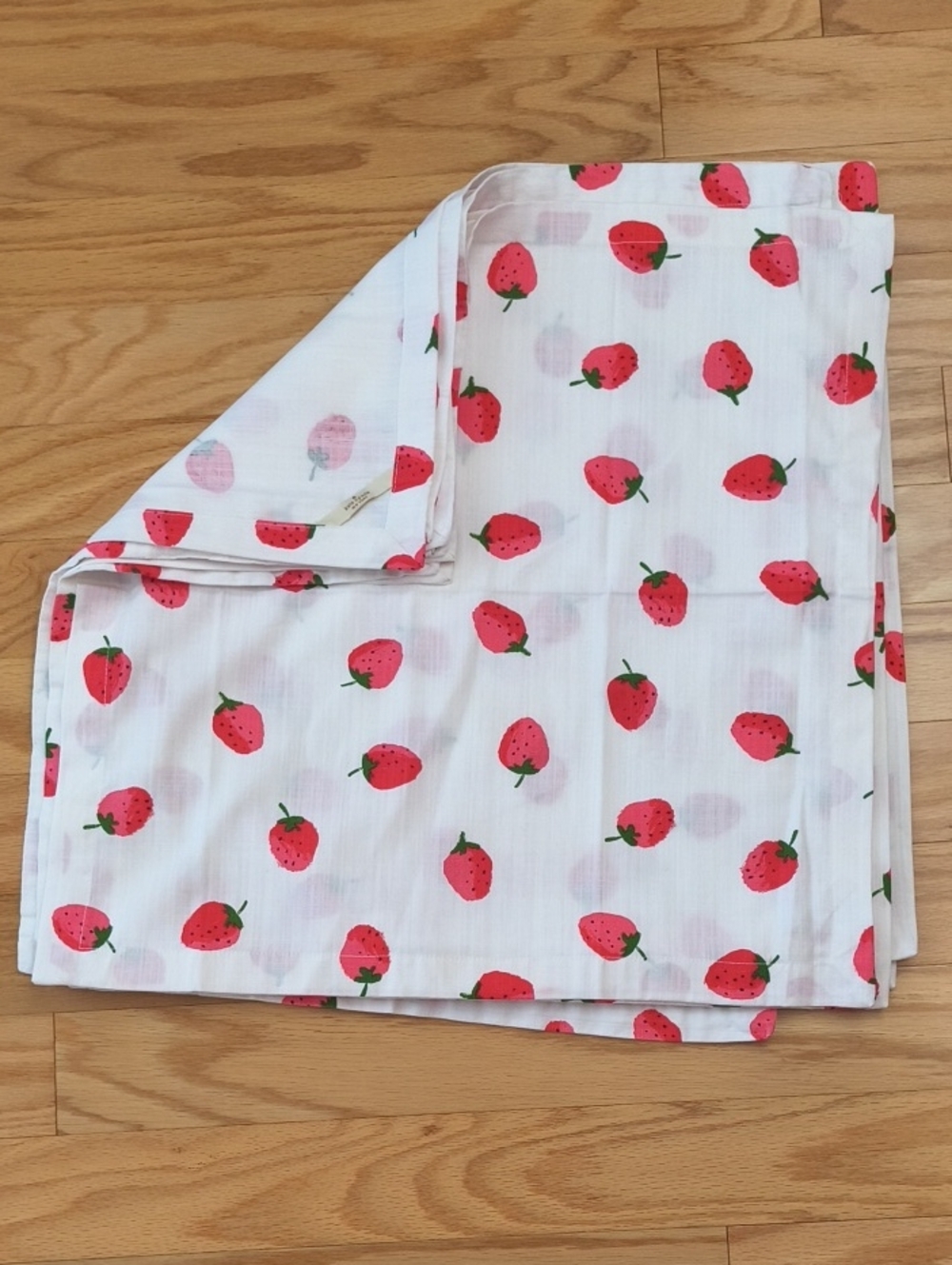 kate spade Strawberry Coth Napkins 8ct. NWOT/EUC